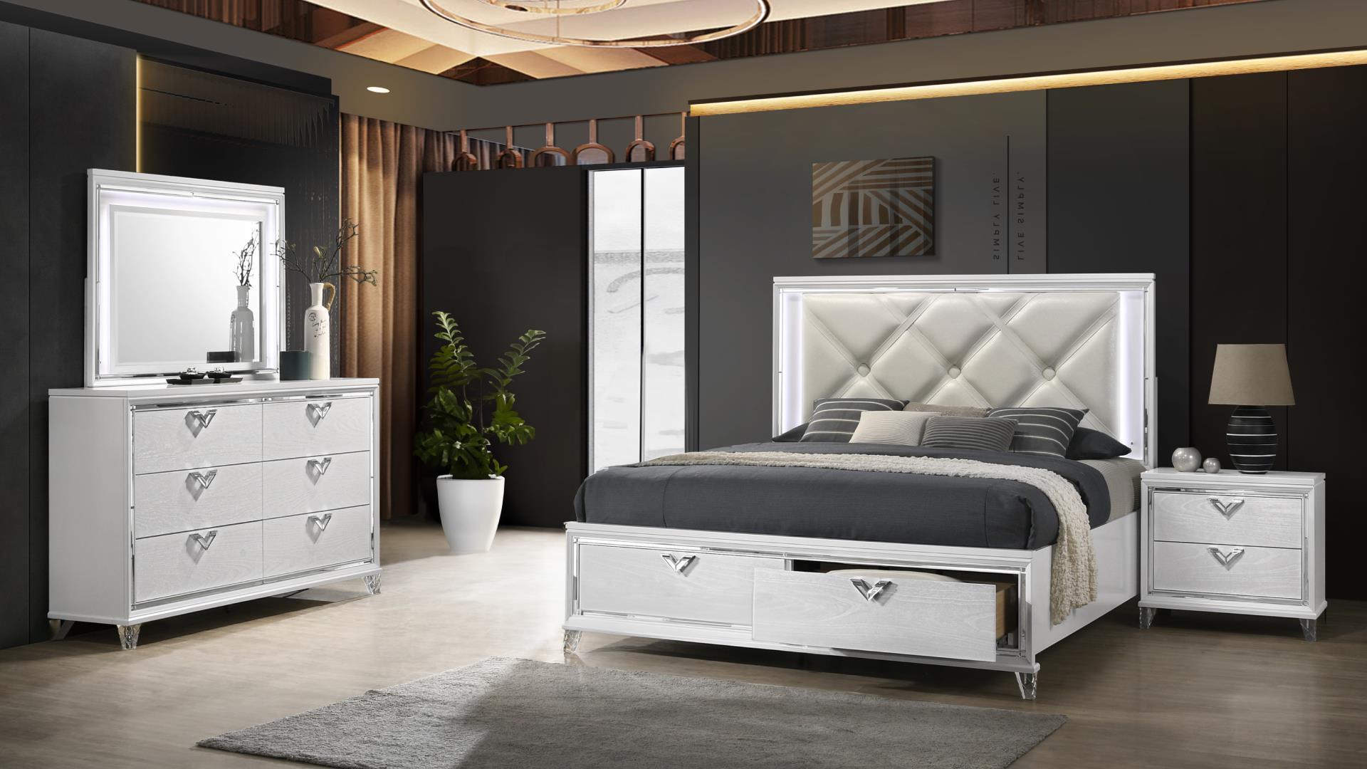Prism King 4 Pc Bedroom Set in White
